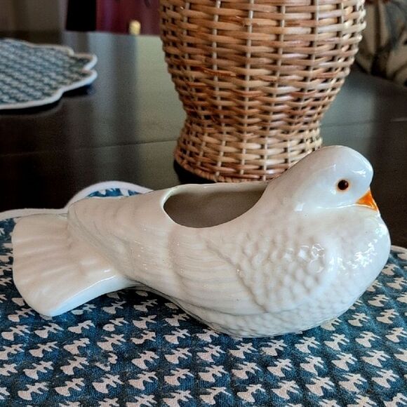 Vintage White Ceramic Dove Bird Planter - Picture 1 of 12